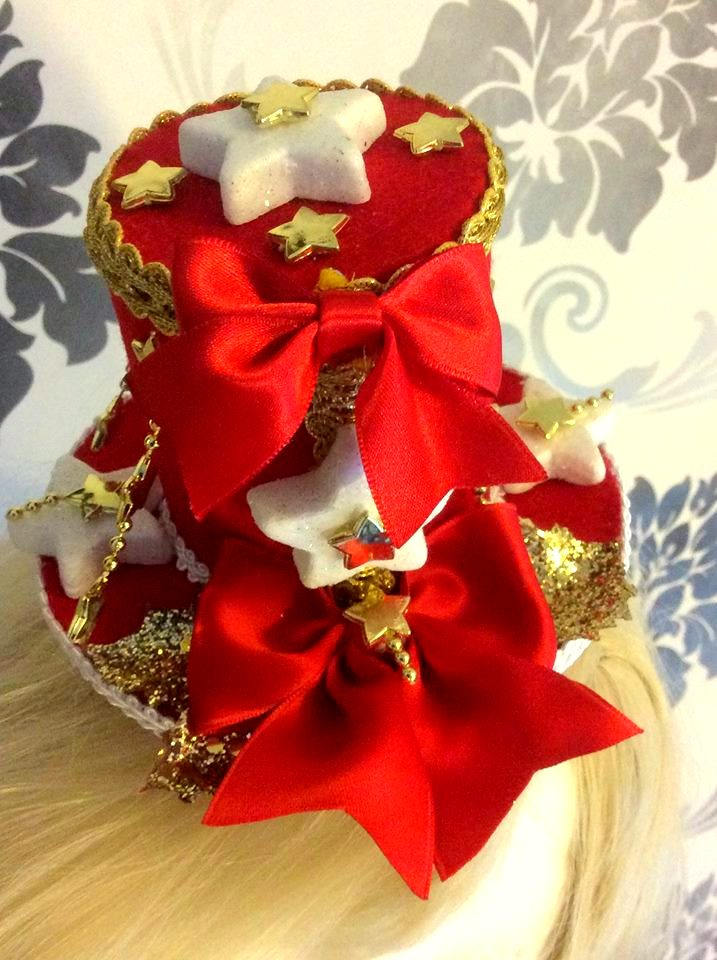 So cute and beautiful christmas Minihat with a candy shepherds rods and pompom, bows and small golden stars