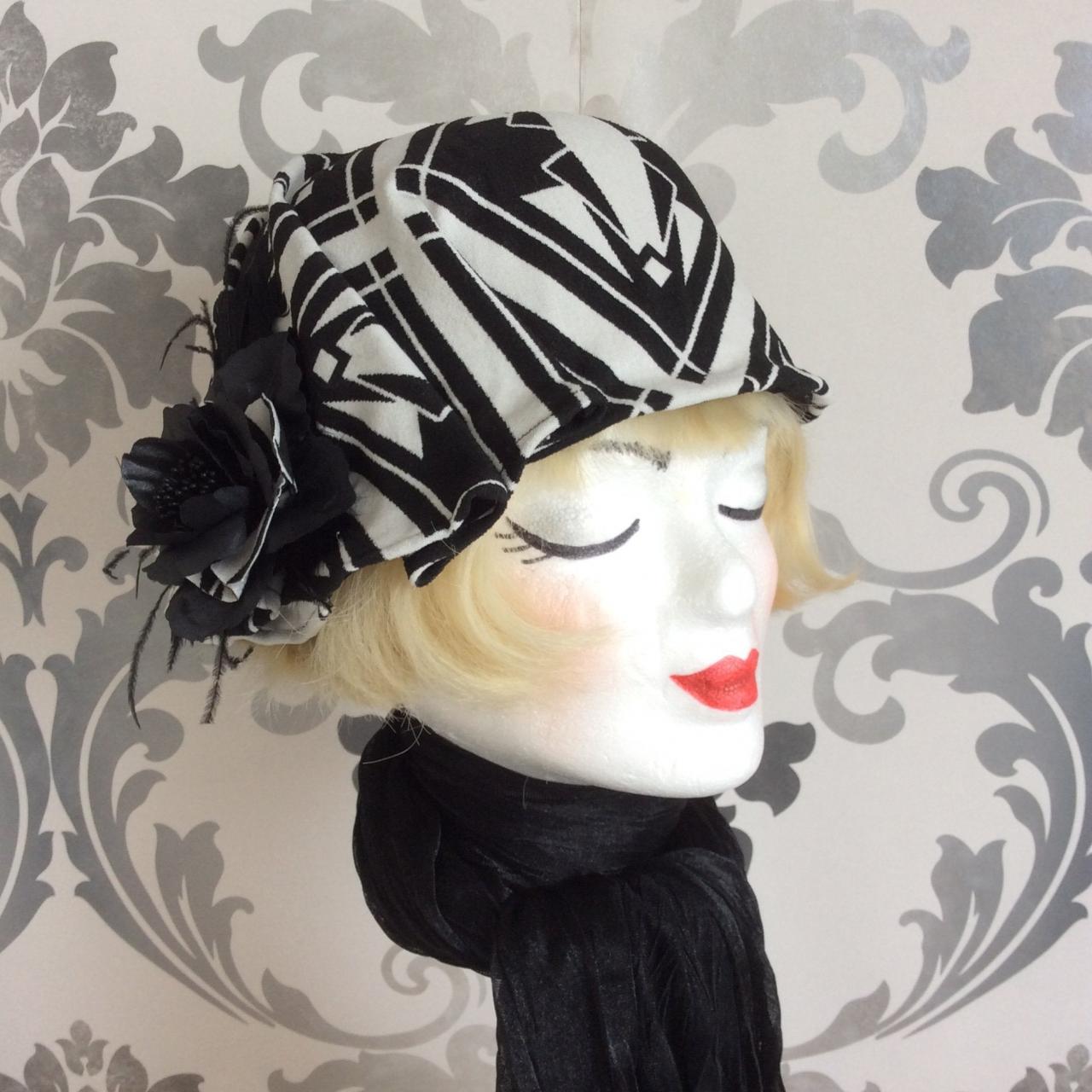 Elegant bell cap cloche 20's vintage art deco black white ascot cap hat headpiece headpiece flapper charleston gatsby felt derby, 50s 60s