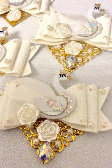 Beautiful Classic Lolita Hair Bow Roses Print Pearls Swan Cabochon Resin Vintage Rhinestone Kawaii Wedding White Gold Fairytale Brooch Pin